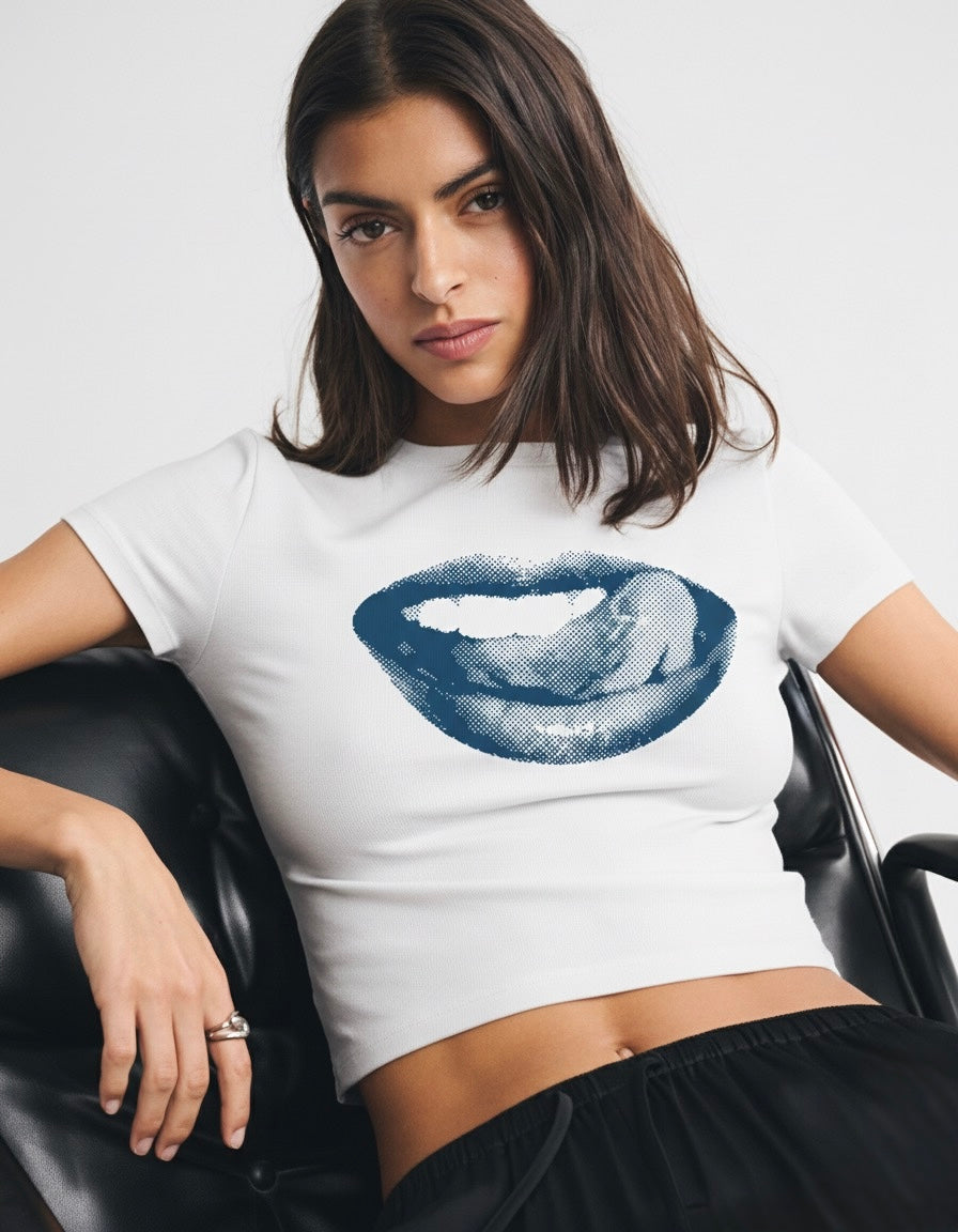 Blue lips - Baby Tee